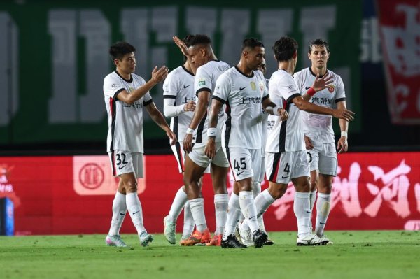 莱昂纳多传射李新翔破门 上海海港3-1河南队五轮不败
