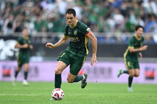 补时阶段顶球绝平 浙江队2-2战平上海海港