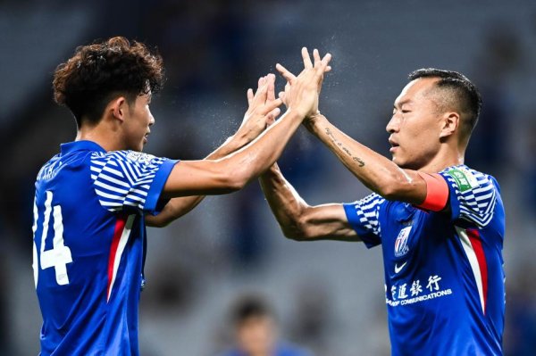 中超-吴曦连进两球 上海申花主场作战  大胜梅州客家