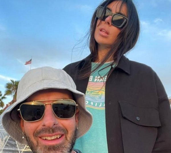 贝纳德斯基：妻子当时因我比她年轻不愿意和我交往，但我没有放弃