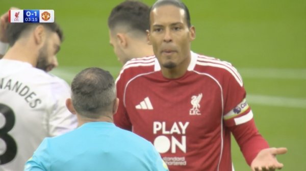 天空：赛事  中心前方消息，主裁没看到麦卡负伤  ，因此无法