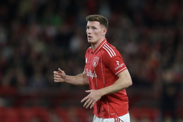 镜报：曼联加入森林中场球员安德森争夺战，曼城、切尔西也对其有