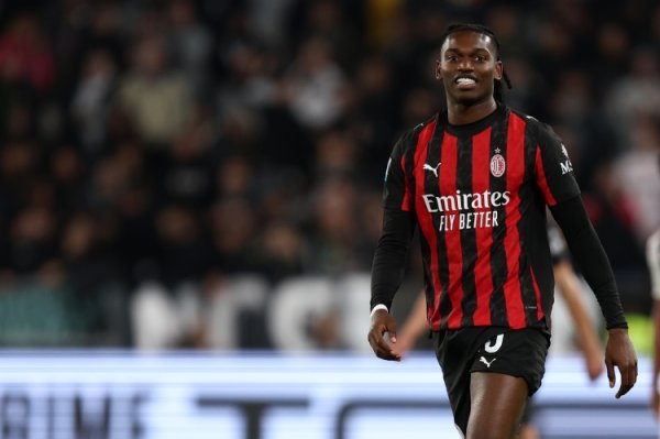 不容易！2024年5月以来，莱奥首次连续两个意甲主场作战  