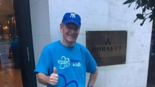 为了兄弟！太阳报：73岁前球员跑长跑为阿尔茨海默症协会筹善款