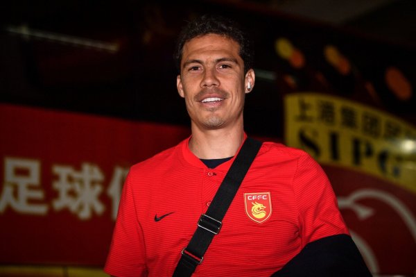 埃尔纳内斯：中国球员拿高薪却水平很低，我想指导但他们不屑于学