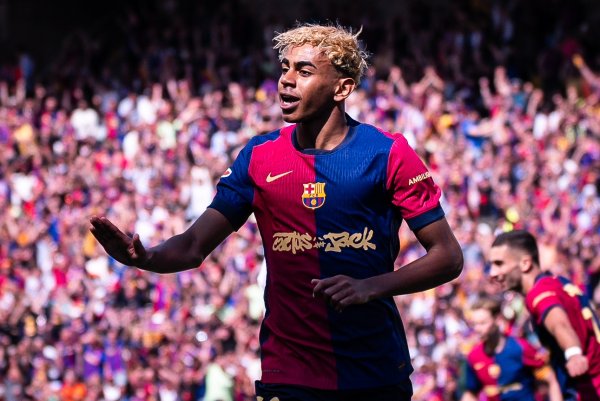 每体：亚马尔买下了曾经属于皮克和夏奇拉的两套豪宅