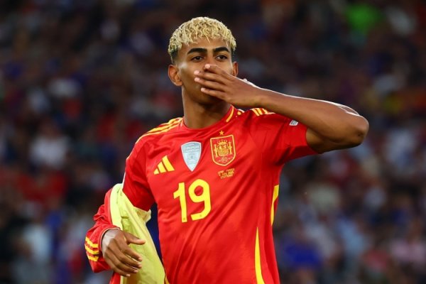 西班牙队官方：亚马尔退赛本期集训 不满未被告知球员接受了治疗