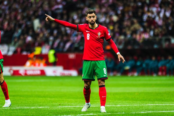 B费自2020年1月加盟曼联后388场赛事  仅缺席17场，出场率96%